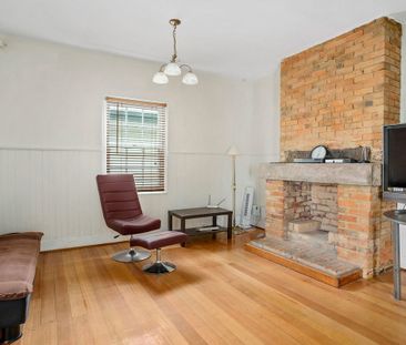 Spacious Home in Prime Sandy Bay Location - Photo 2