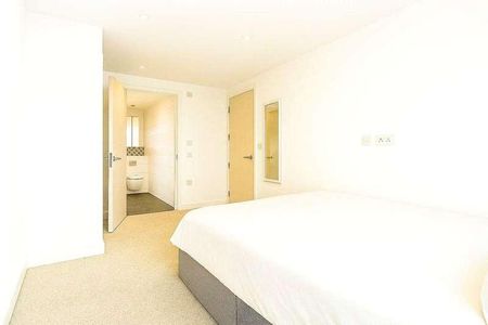 Southwark Bridge Road, Southwark, SE1 - Photo 3