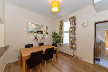 69 Haypark Avenue, Belfast, BT7 3FE - Photo 2
