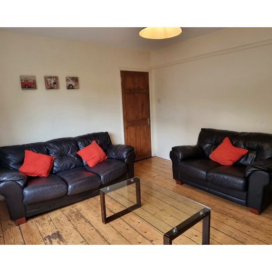 Room in shared 6-bedroom flat in Ballymun-Whitehall, Dublin. - Photo 1