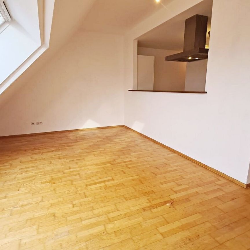 DACHGESCHOSS, INNSTRASSE, sonnige 76 m2 Neubau, 2 Zimmer, Wohnküche, Wannenbad, Parketten, WG-geeignet - Foto 1