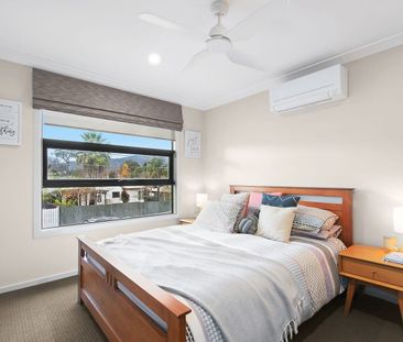 Low Maintenance Stylish Stunner - 6 months lease. - Photo 3