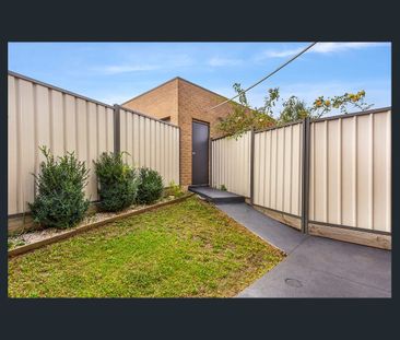 Luxurious Design in Prime Position - Photo 6