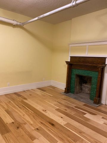 Charming One-Bedroom in Heritage Building – Available October 1, 2025 - Photo 2