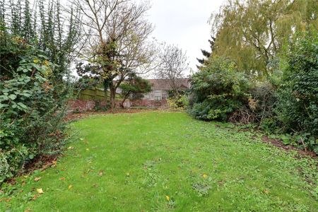 High Street, Barrow Upon Humber - Photo 2