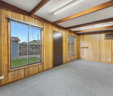 Well Positioned Home with Bonus Bungalow - Photo 5