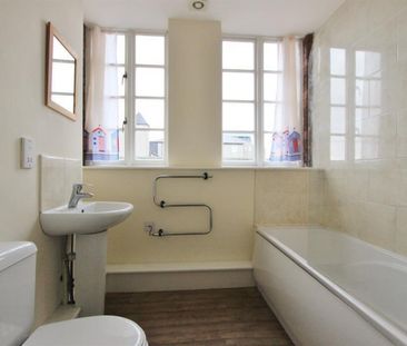 1 bedroom Flat To Let - Photo 3