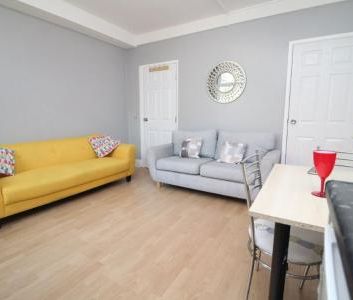 Pickmere Road, S10 - Photo 1