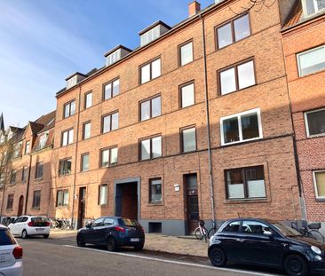 Hyggelig 2-værelses lejlighed med altan i Odense C - Foto 1