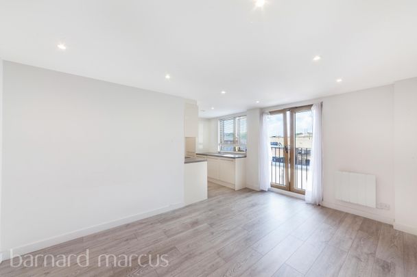 London Road, Sutton, Cheam - Photo 1