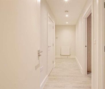 Bathurst Walk, Richings, SL0 - Photo 6