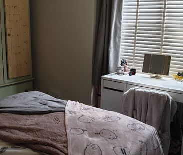 4 bedroom house - Photo 6