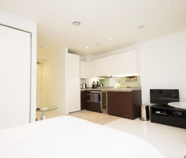 Studio to rent - Photo 1