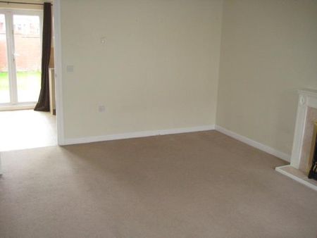 3 bedroom semi-detached house to rent - Photo 2