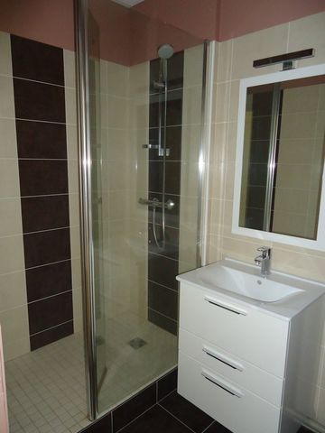 Location Appartement 2 pièces 42m² NEVERS 58000 - Photo 4