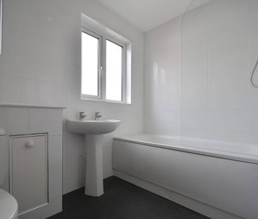 2 bedroom semi-detached house to rent - Photo 6