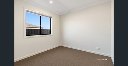 Exquisite Family Home in Minta Estate, Berwick - Photo 4