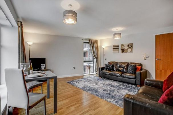 2 bedroom flat to rent - Photo 1