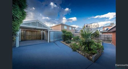 Charming 3-Bedroom Home in a Prime Location at 6 Parkview Court, LALOR - Photo 4