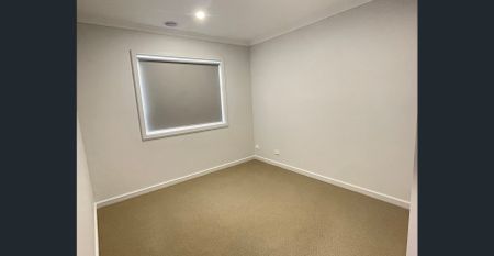 Highly desired & family friendly house in Minta Estate! - Photo 4