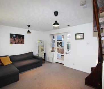 3 bedroom end of terrace house to rent - Photo 2