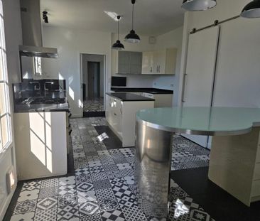 Location Maison 6 pièces 189m² GRADIGNAN 33170 - Photo 2