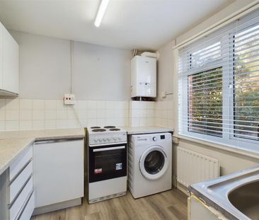 4 bedroom terraced house to rent - Photo 6