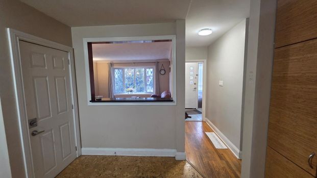 For Lease - 176 OAKRIDGE Boulevard Unit# 1, Meadowlands - Crestview and Area, Ontario - Photo 1