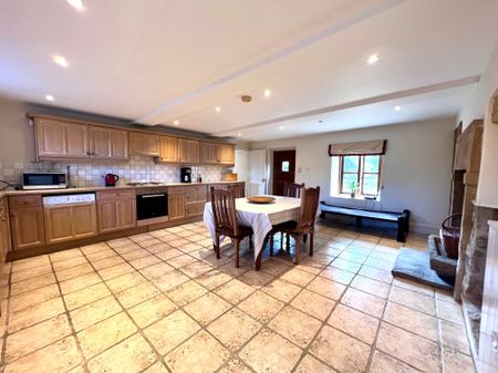 Amber Mill Furniture Cottage - Photo 5