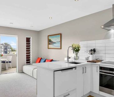 Two bedroom in ideal location - Photo 1