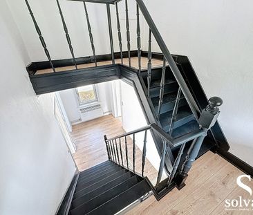 BEZOEKMOMENT VOLZET: Charmante woning met ruime tuin en dubbele garage - Photo 2