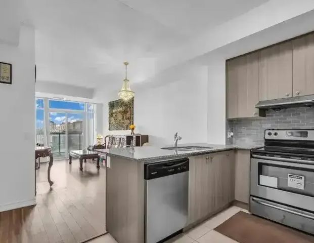 South Unionville Square Condo! | 8323 Kennedy Road, Markham - Photo 1