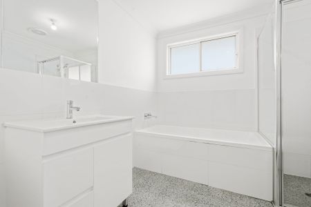 FOUR BEDROOM TOWNHOUSE - Photo 3