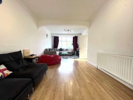 Hill Road, Pinner, HA5 - Photo 2