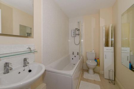 4 bedroom terraced house to rent - Photo 2