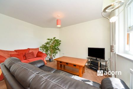 Marvels Lane, London, SE12 - Photo 3