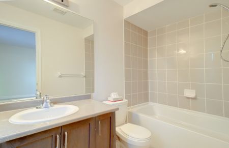 For Lease - 67 Daniele Crescent, Bradford West Gwillimbury, Ontario - Photo 3