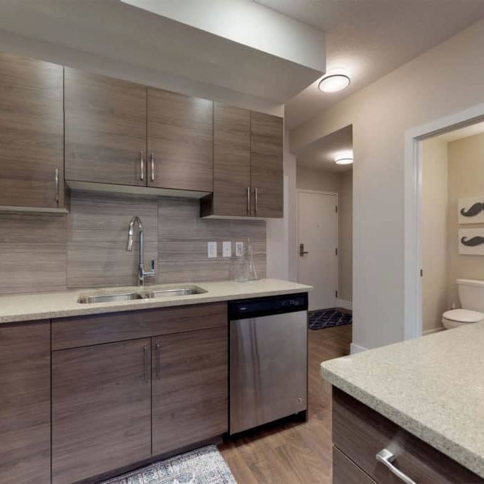 Edmonton Furnished Condo Rental in University & Whyte Ave - Modern Comfort in trendy Old Strathcona - Photo 1