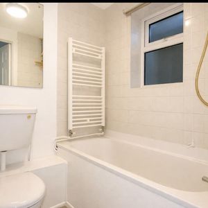 East Ham Road, Littlehampton - Photo 3