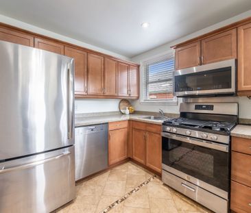 For Lease - 67 Glenburn Avenue Unit# main, Toronto, Ontario - Photo 6