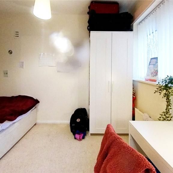 6 bedroom house to rent - Photo 1