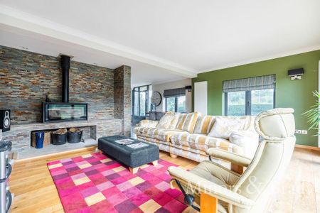 3 bedroom detached house to rent - Photo 3