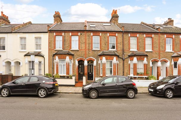 Brathway Road, London, SW18 flat to rent - Photo 1