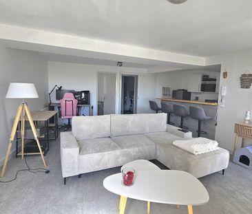 Location Appartement 2 pièces 52m² NEUVILLE DE POITOU 86170 - Photo 1
