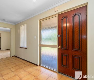 Family Home - Huge Back Yard & Workshop - Photo 5