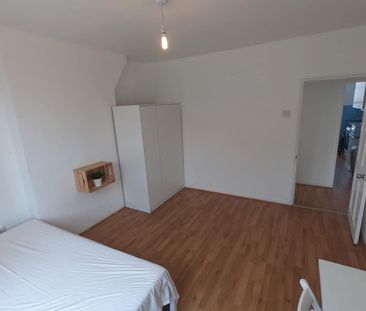 Room in a Shared Flat, Shadwell Gardens, E1 - Photo 5