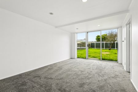 Versatile Family Living in Rosehill - Photo 4