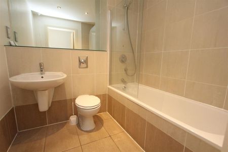 Waterloo Apartments, Leeds City Centre, LS10 1JA - Photo 2