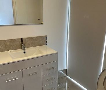 Fully furniture master bedroom for rent - Photo 4