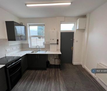 2 bedroom terraced house to rent - Photo 2